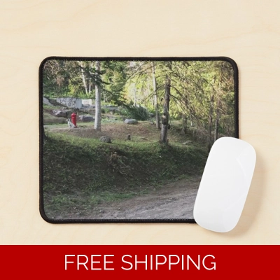 Le Studio Mouse Pad Front Yard 2019